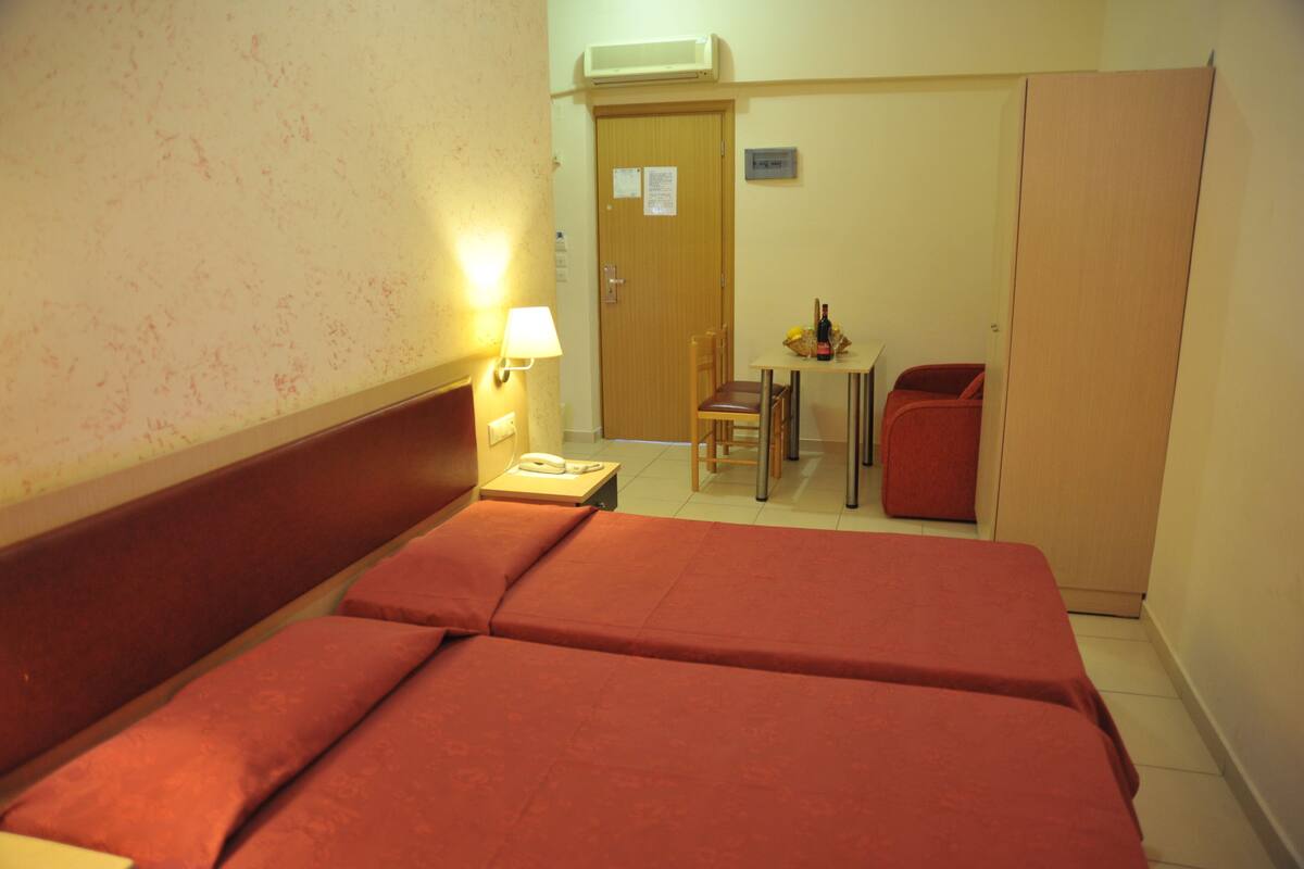 In-room safe, blackout drapes, cribs (free), bed sheets