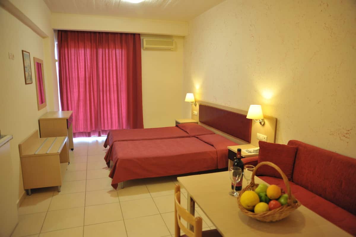 In-room safe, blackout drapes, cribs (free), bed sheets
