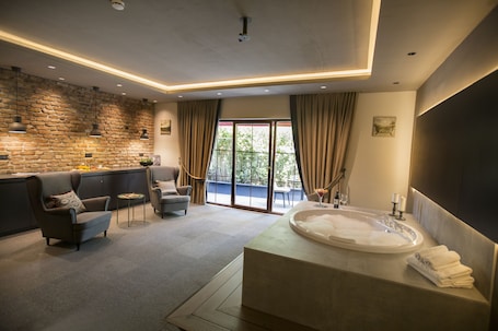 Suite, Jetted Tub | View from room
