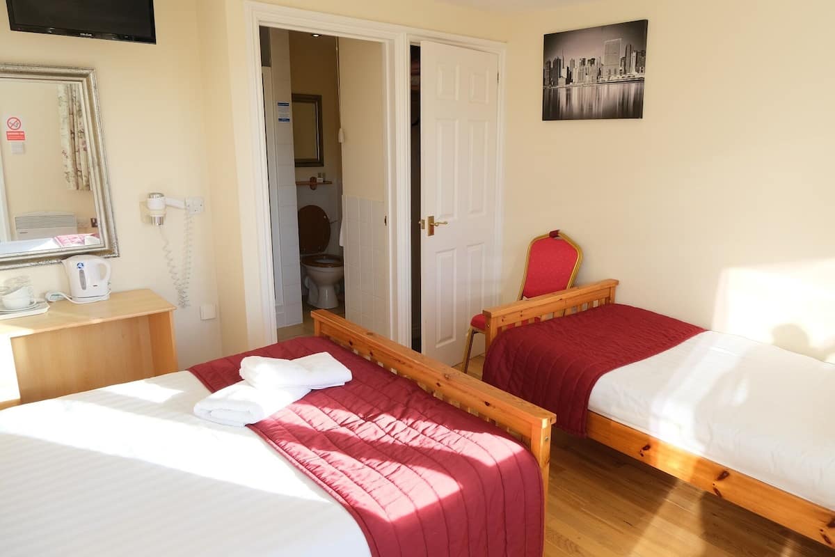 Triple Room, Ensuite, Courtyard View (FAM3 - family room) | 1 bedroom
