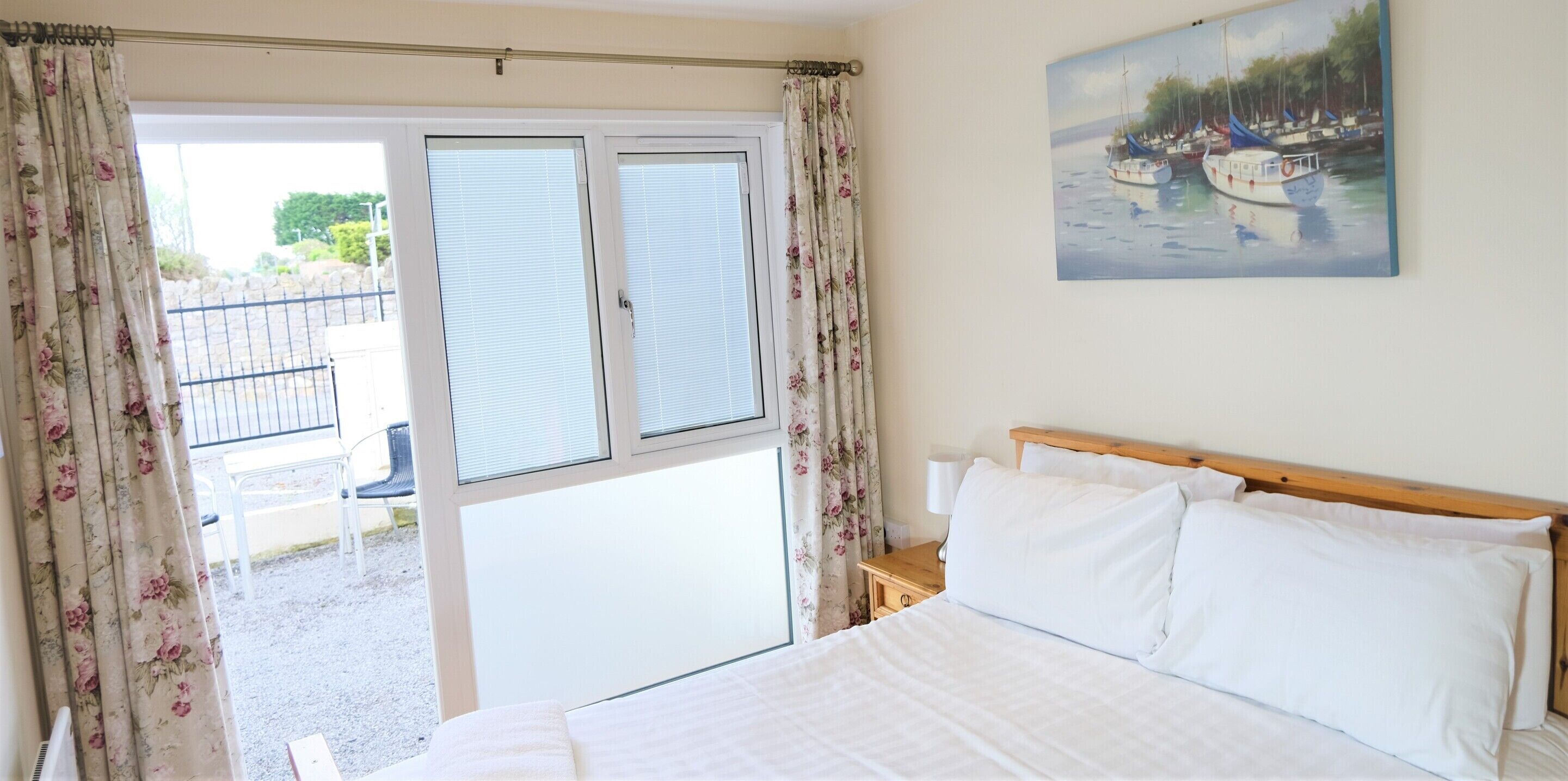 Double Room, Ensuite, Courtyard View (Groundfloor)