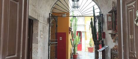 Entrada de la propiedad