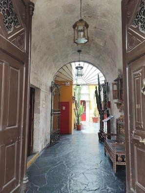 Majoituspaikan sisäänkäynti