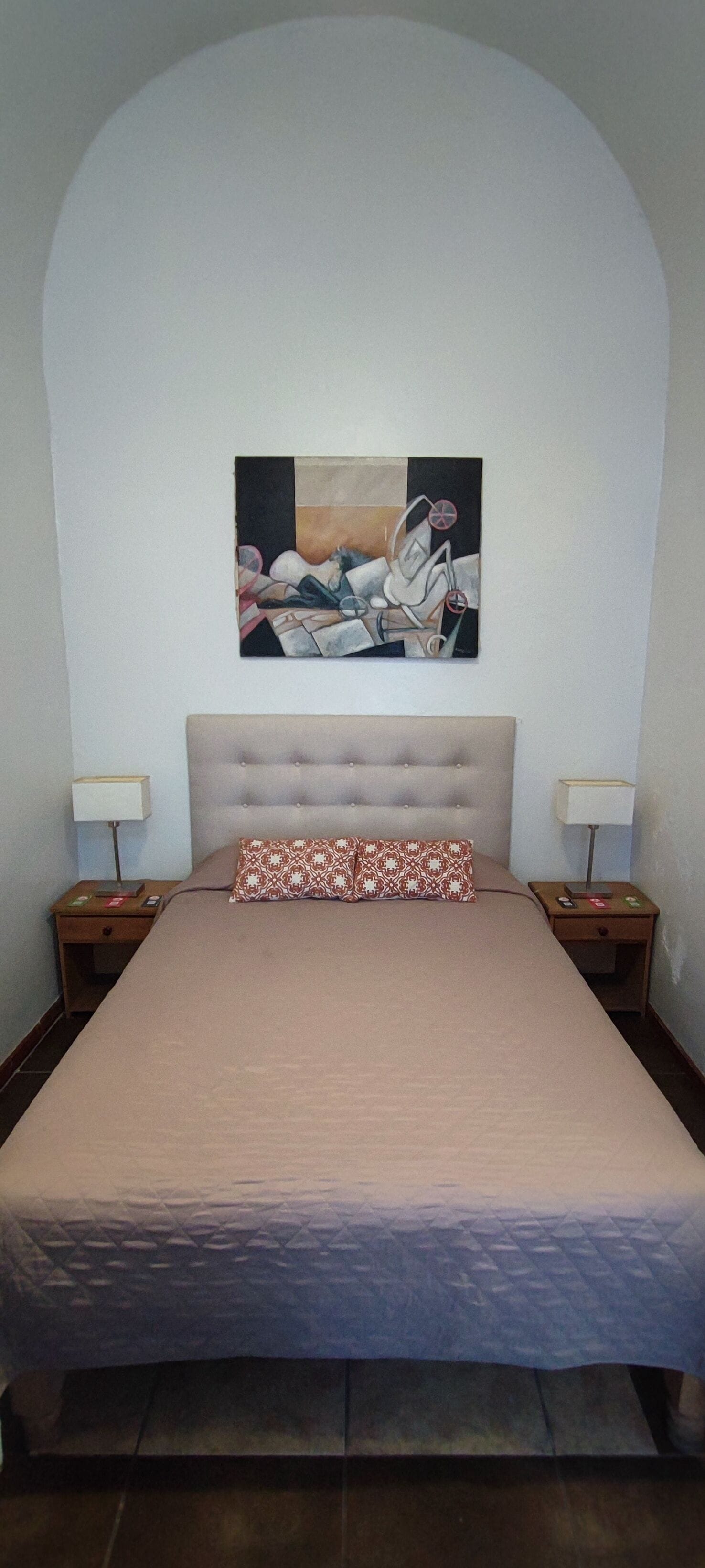 Yhden hengen standard-huone, 1 parisänky, oma kylpyhuone | Ilmainen Wi-Fi, vuodevaatteet