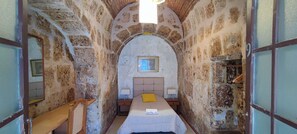 Basic Single Room, 1 Large Single Bed | Free WiFi, bed sheets - Flying Dog Hostels Arequipa (Arequipa)
