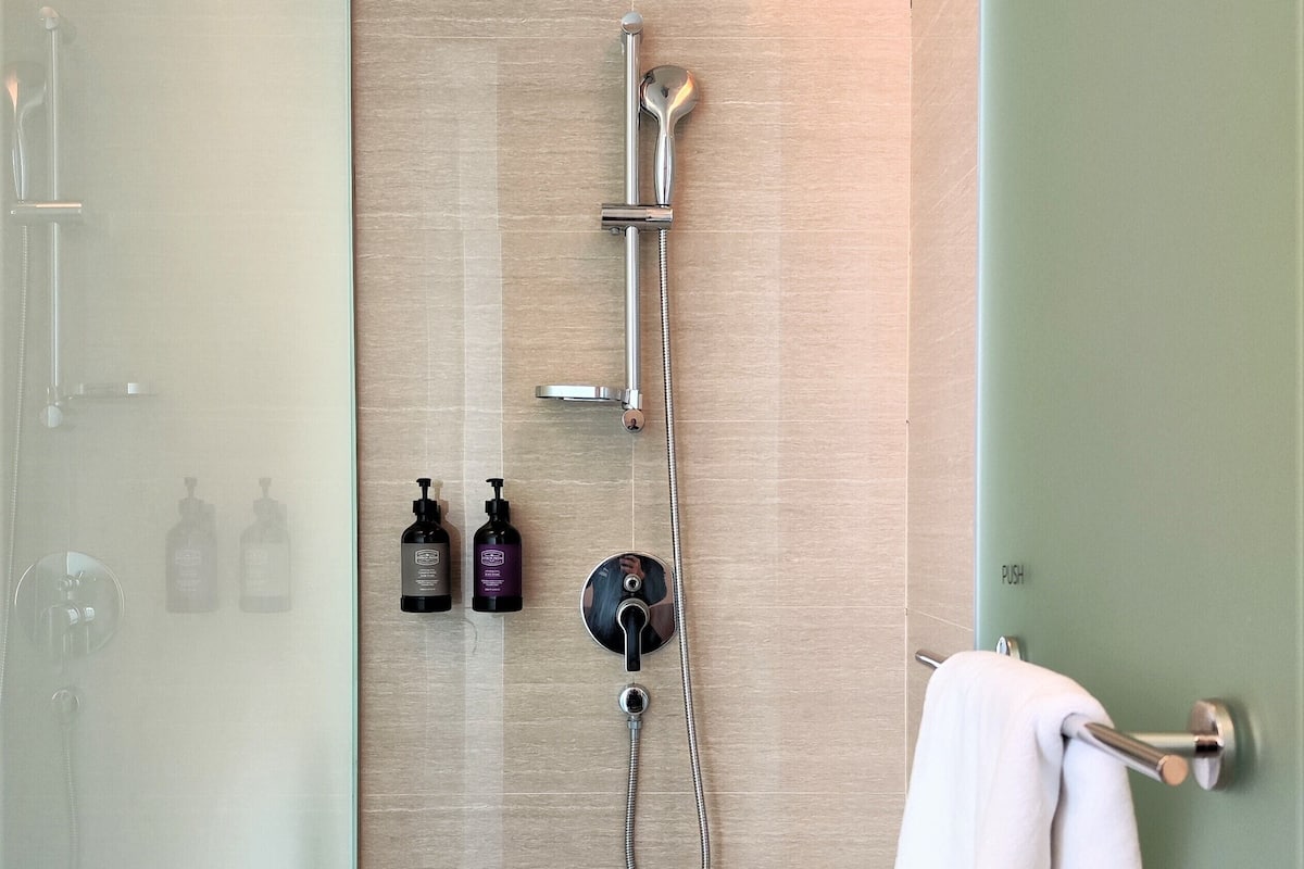 superior room, 1 king bed | bathroom shower