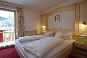 Chambre double, balcon | Literie hypoallergénique, coffre-fort, système d’insonorisation