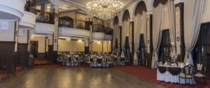 Desayuno continental (EUR 7 por persona)