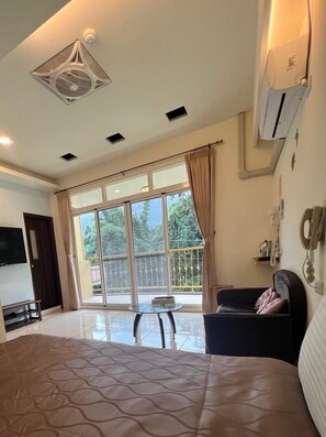Senior Double Room - Shangti (Lugu)