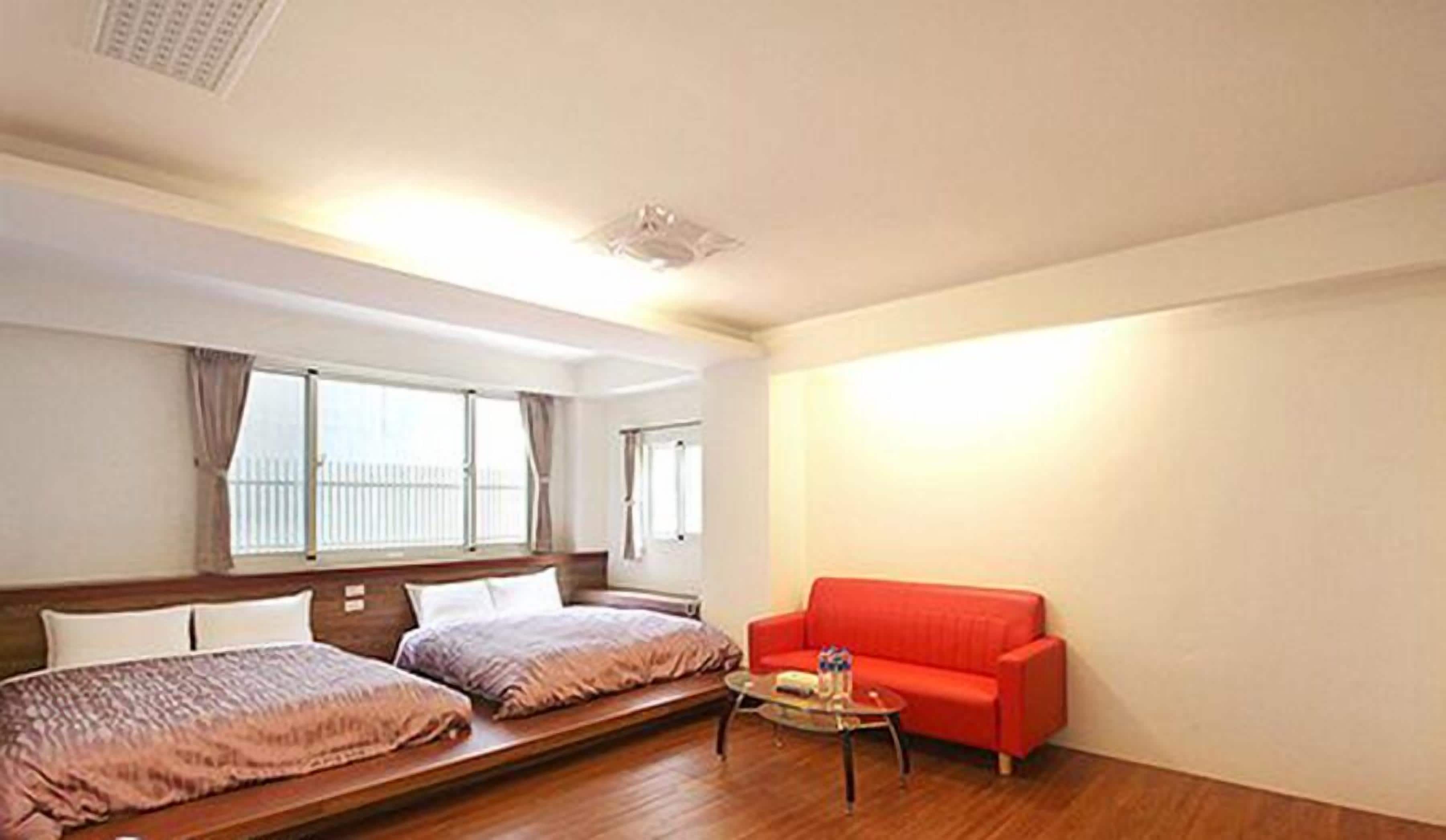 comfort quadruple room | free wifi, bed sheets