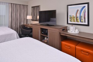 Iron/ironing board, free WiFi, bed sheets, alarm clocks - Hampton Inn & Suites Ames (Ames)
