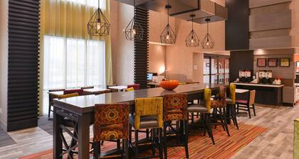 Hampton Inn & Suites Ames