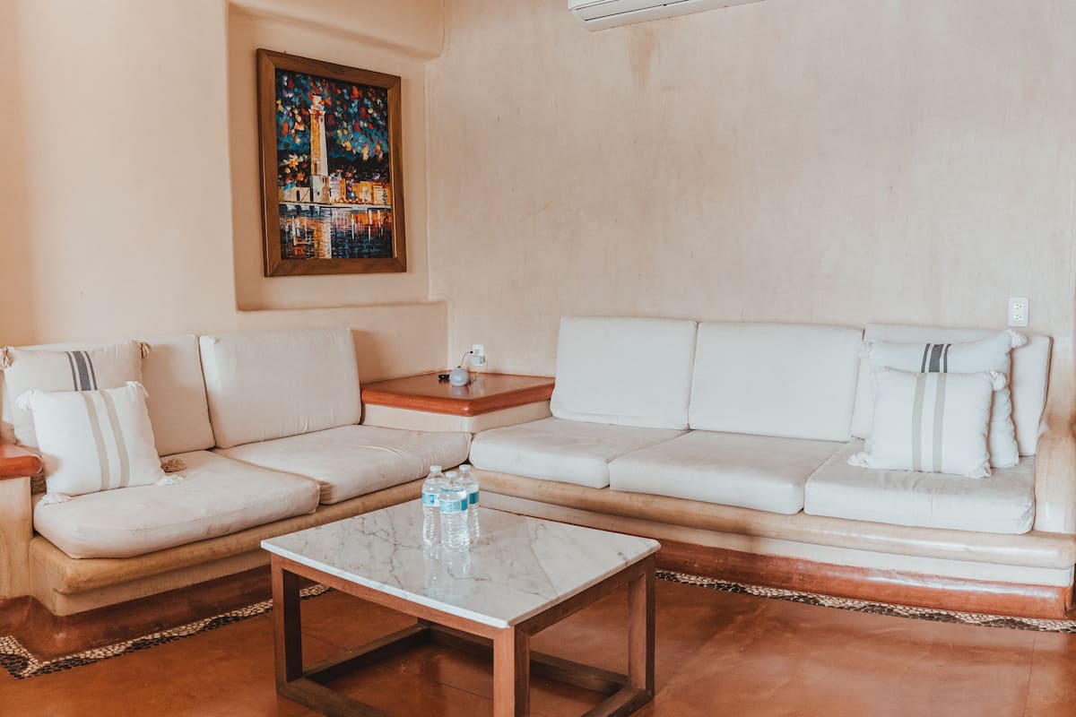 1 bedroom, premium bedding, down duvets, in-room safe