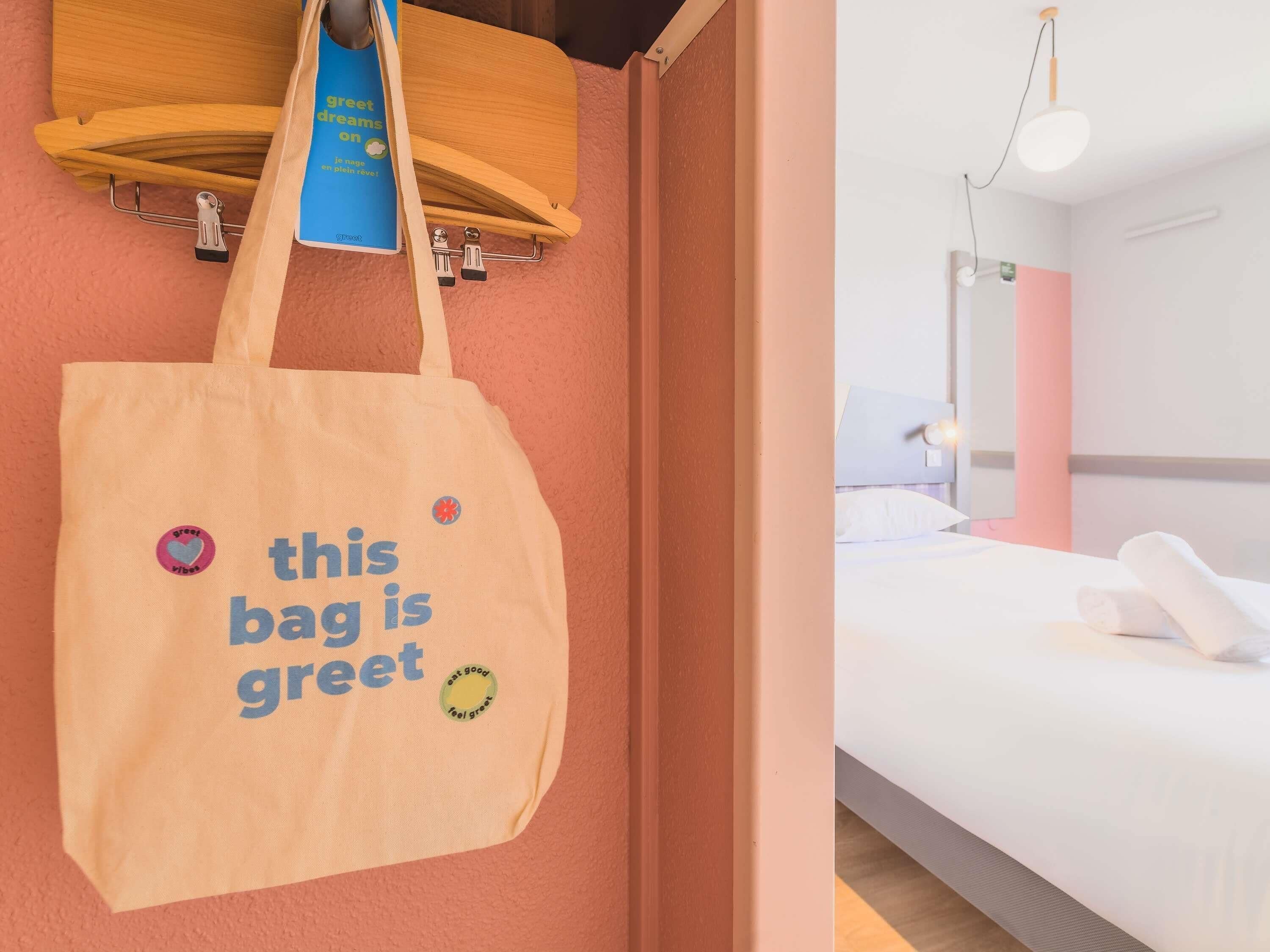 Pure Room, 1 Double Bed | Desk, blackout drapes, iron/ironing board, free cribs/infant beds