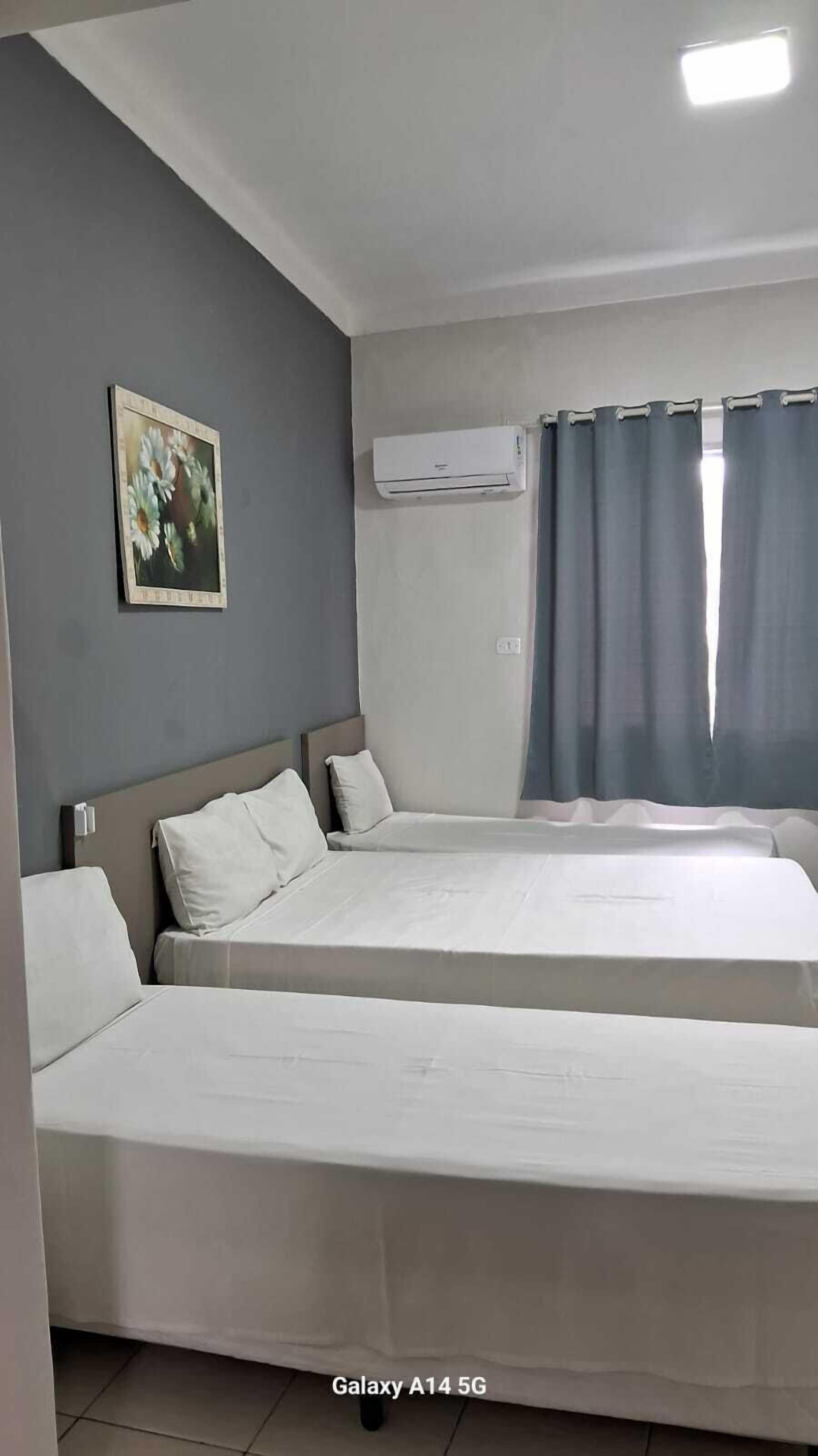 Dusj, toalettartikler (inkludert), hårføner og håndklær