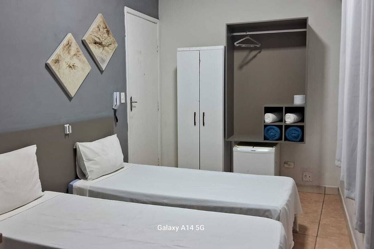 Rom – standard | Minibar, strykejern/-brett og wi-fi (inkludert)