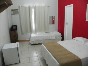 Minibar, iron/ironing board, free WiFi - Santos Hotel (Santos)
