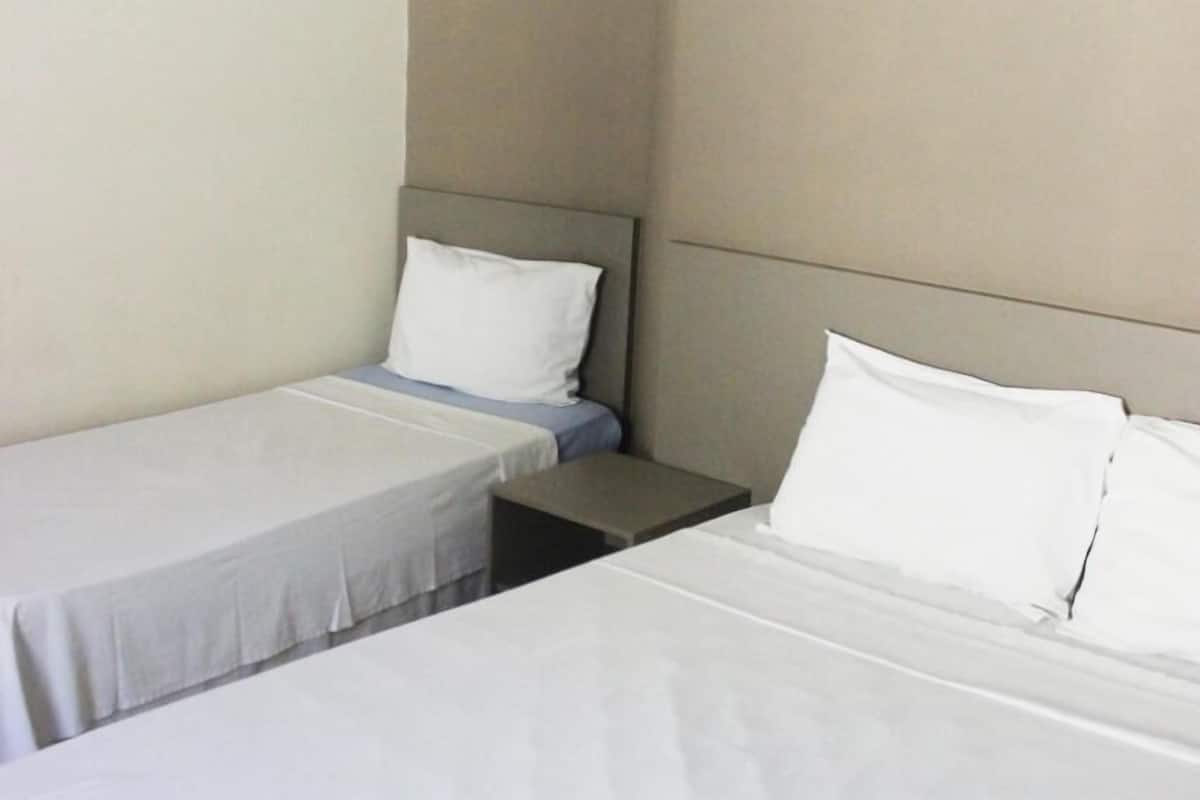 Minibar, iron/ironing board, free WiFi