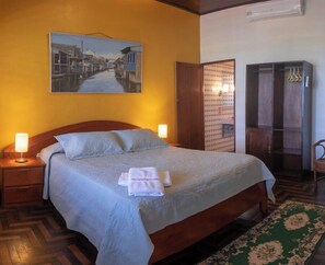 Standard Double Room, 1 Queen Bed, Air conditioning | Free WiFi, bed sheets - Flying Dog Hostels Iquitos (Iquitos)