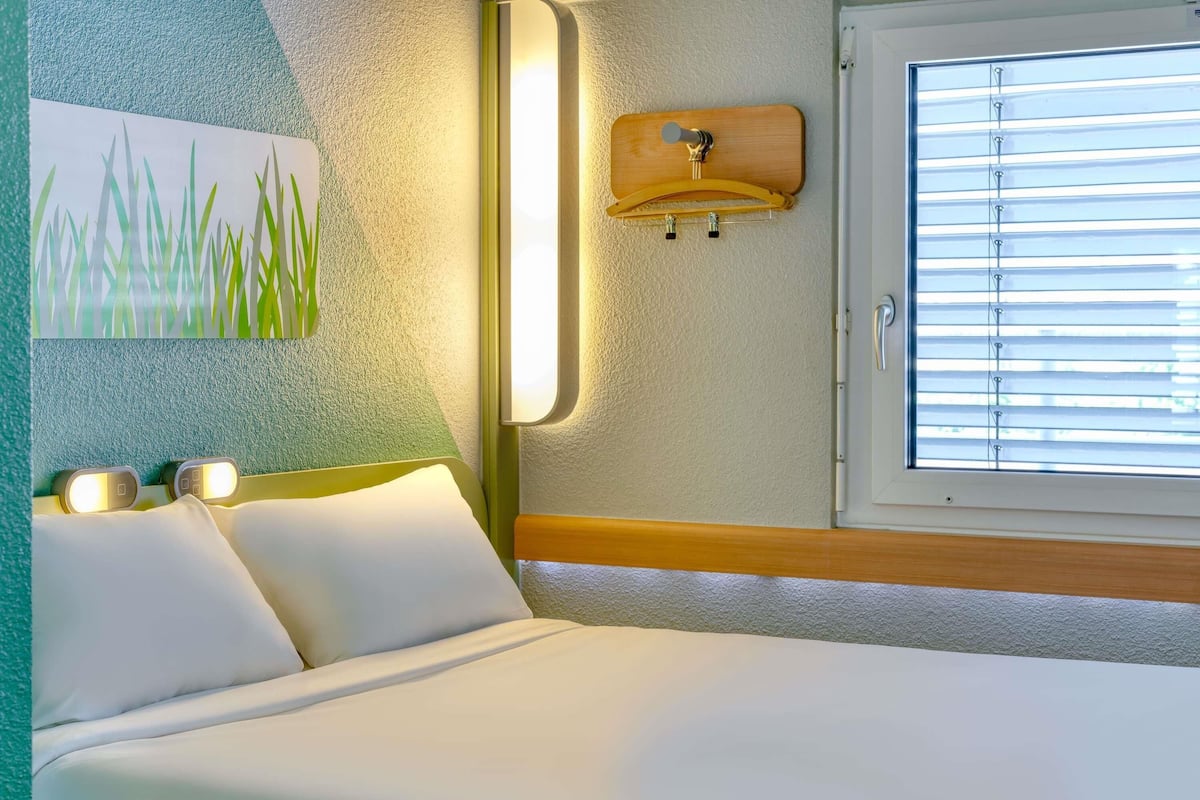 Double Room, 1 Double Bed | In-room safe, desk, soundproofing, free WiFi