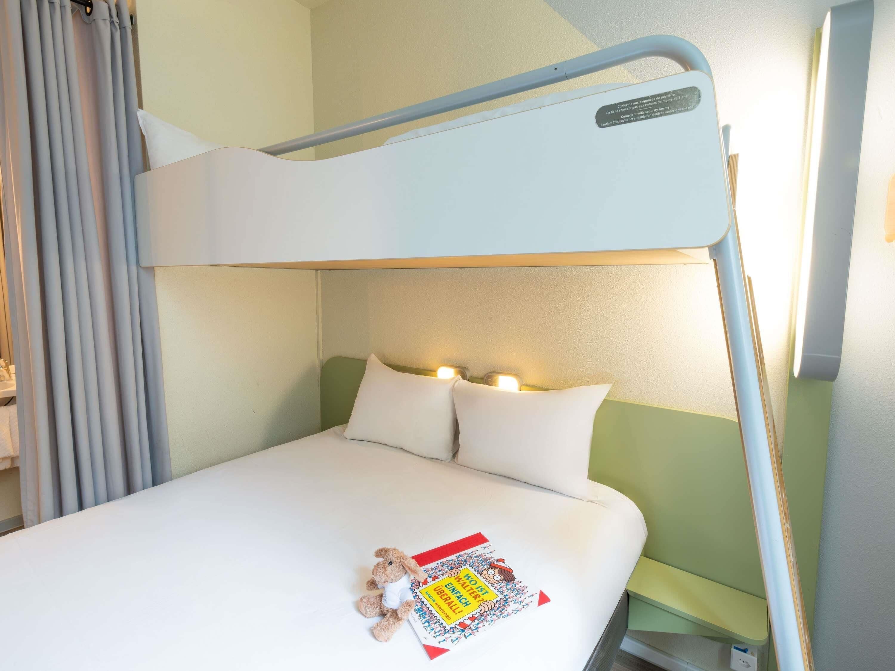 In-room safe, desk, laptop workspace, soundproofing