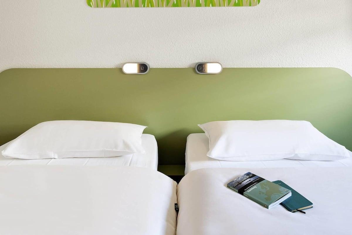 Twin Room, 2 Twin Beds | Desk, blackout drapes, iron/ironing board, free WiFi