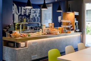 Daily buffet breakfast (CHF 19 per person)