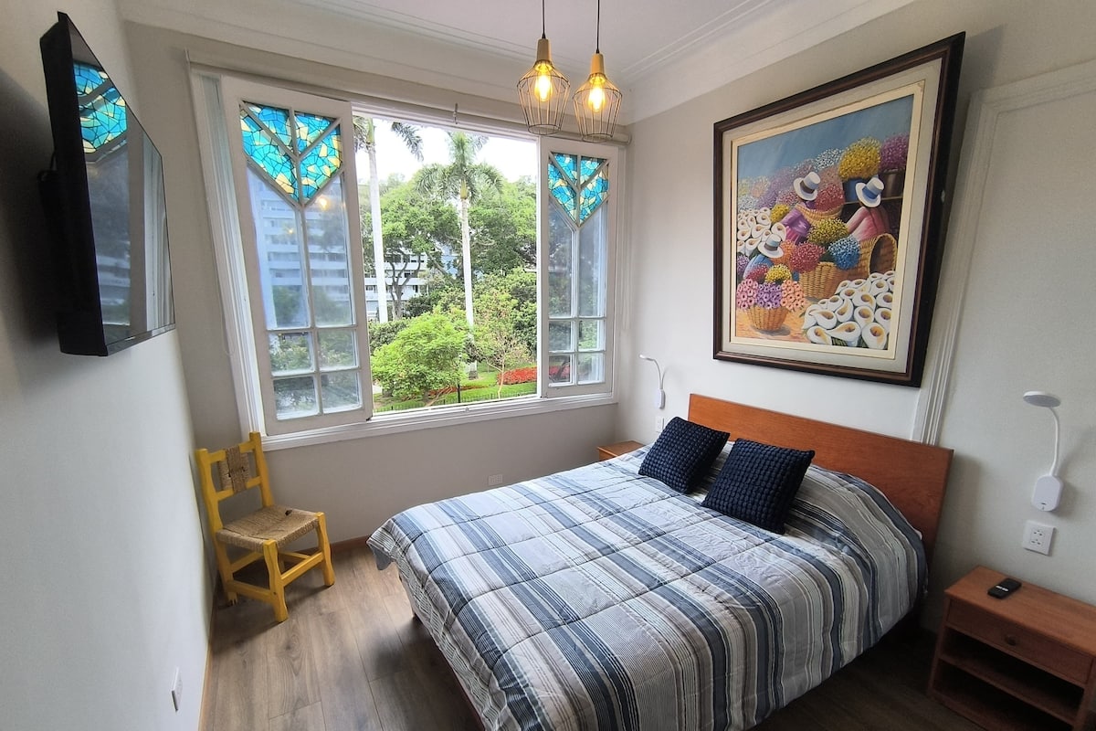 Premium Double Room, 1 Queen Bed, Ensuite, Park View | Free WiFi, bed sheets