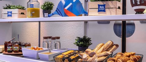 Déjeuner continental servi tous les jours en supplément