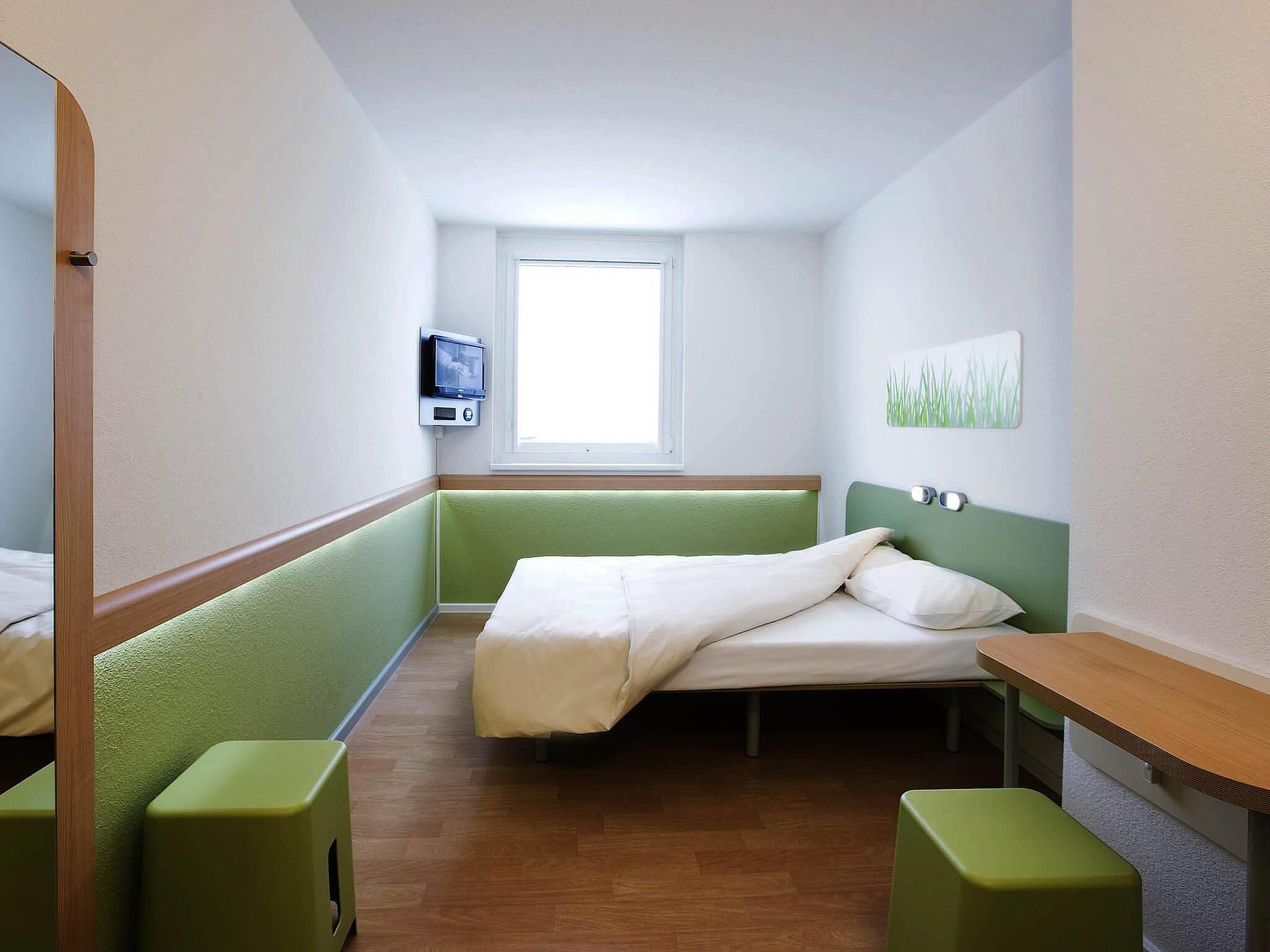 Quarto casal standard, 1 cama de casal | Roupas de cama antialérgicas, escrivaninha, Wi-Fi de cortesia