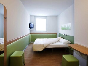 Standard Double Room, 1 Double Bed | Hypo-allergenic bedding, desk, free WiFi, bed sheets - ibis budget Wien Messe (Vienna)