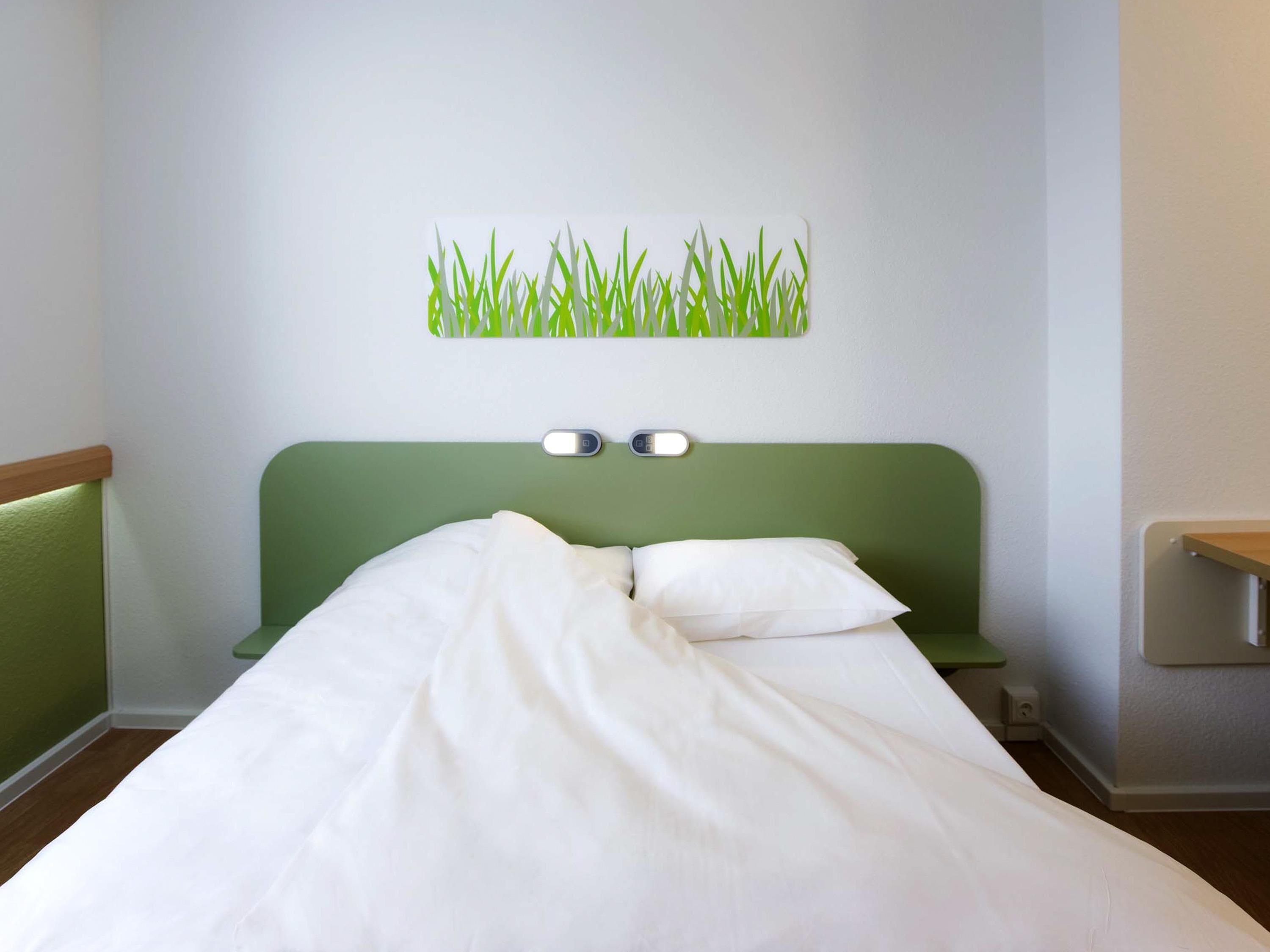 Quarto casal standard, 1 cama de casal | Roupas de cama antialérgicas, escrivaninha, Wi-Fi de cortesia