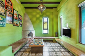 Family Room | Desk, soundproofing, free WiFi, bed sheets - Kenting Fairyland & Farm Guest House (Hengchun)