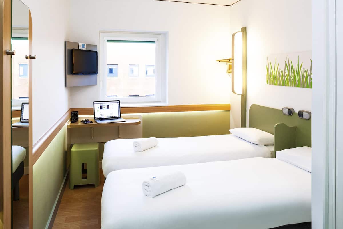 Bureau, Wi-Fi gratuit, draps fournis