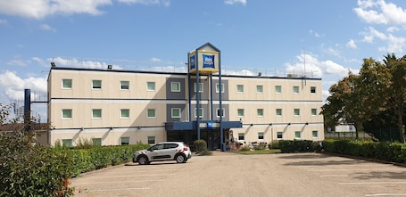 Garden. ibis budget Macon Nord