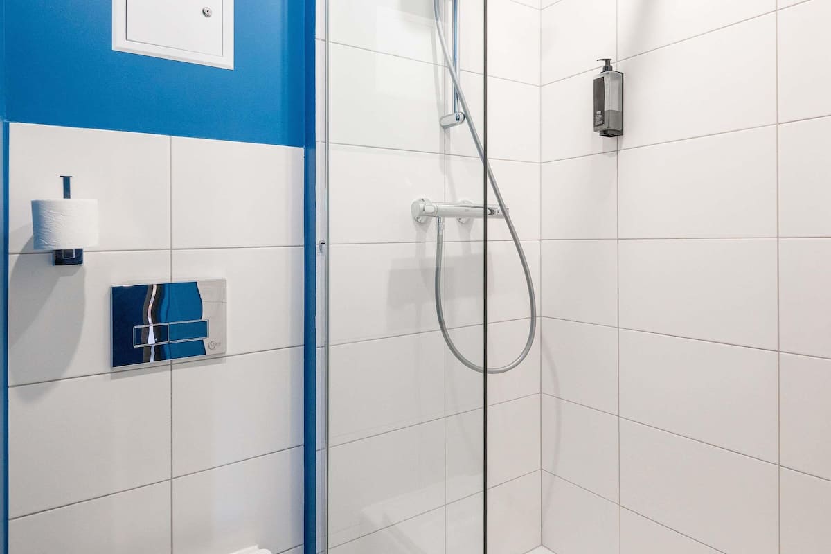 Triple Room, Multiple Beds | Desk, blackout curtains, soundproofing, iron/ironing board