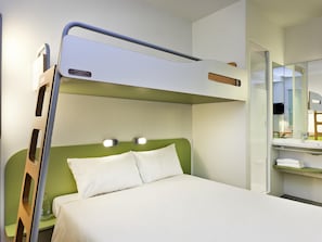 Double Room, Multiple Beds | Premium bedding, in-room safe, desk, soundproofing - ibis budget Geneve Petit Lancy (Lancy)