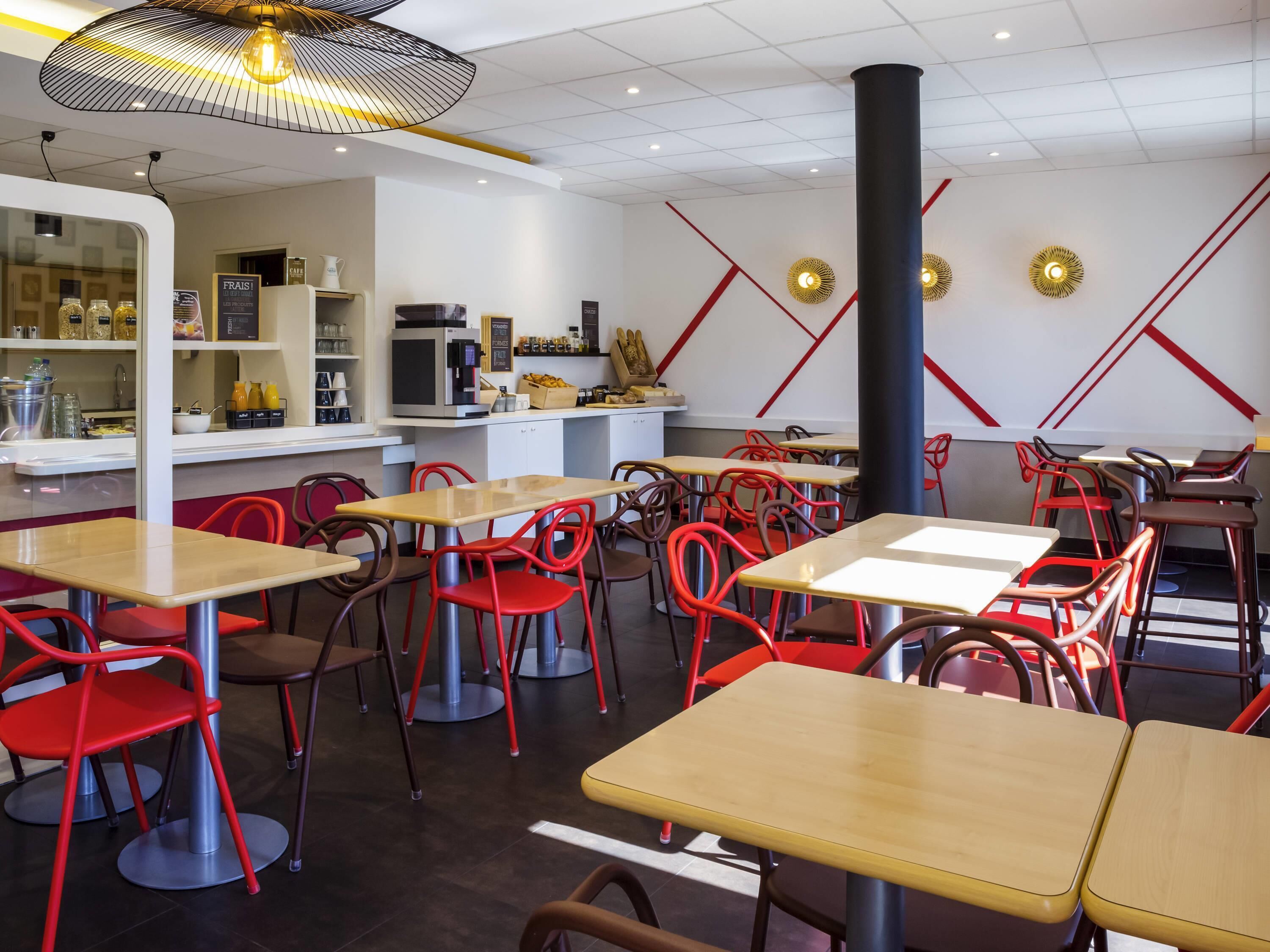 Desayuno buffet diario (CHF 16 por persona)