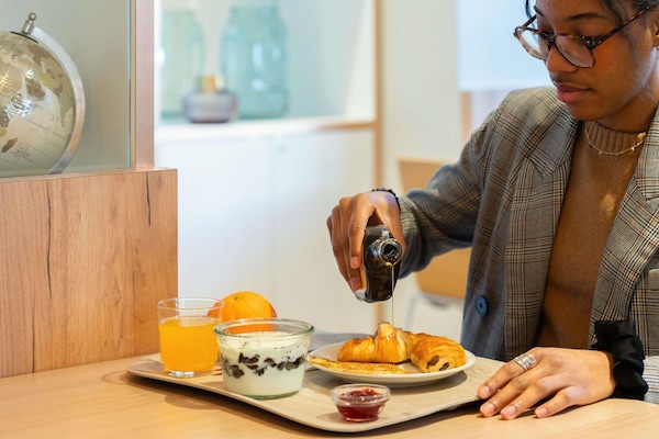 Daily buffet breakfast for a fee