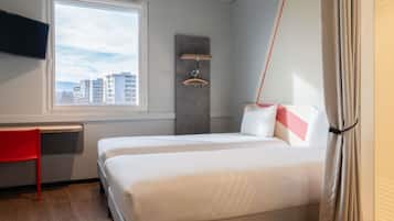 Twin Room, 2 Twin Beds | Premium bedding, in-room safe, desk, soundproofing