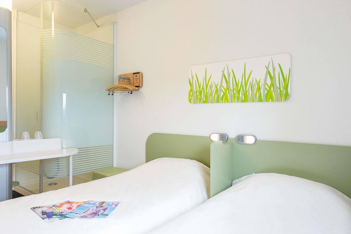 Twin Room, 2 Single Beds