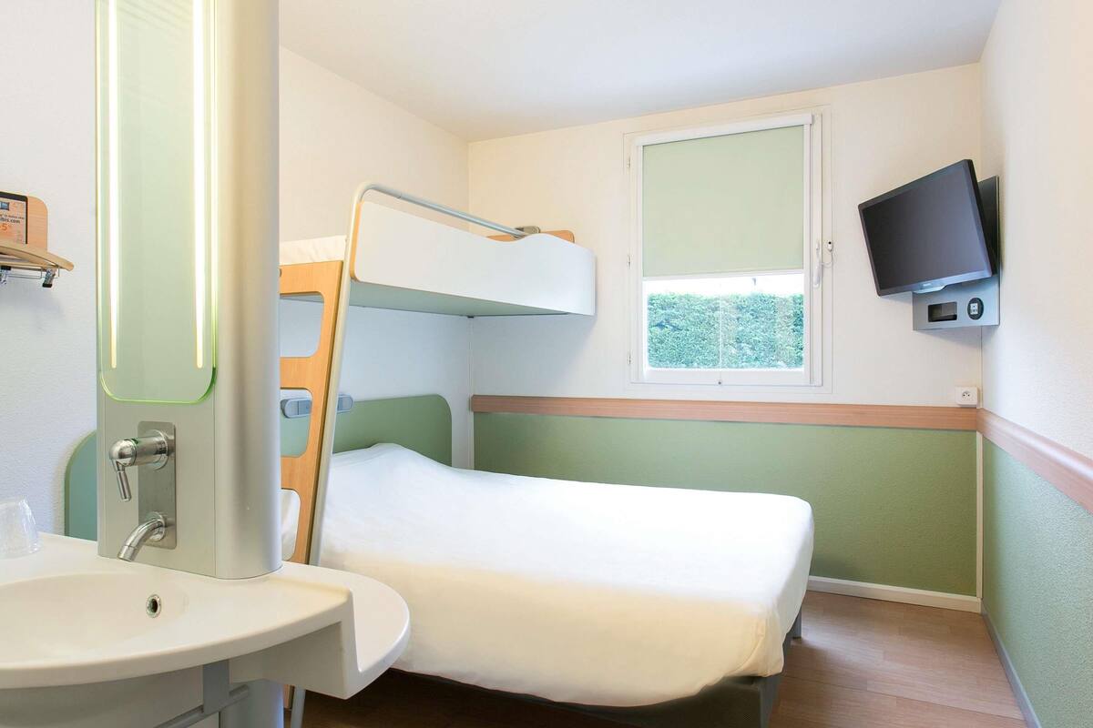 Triple Room, Multiple Beds