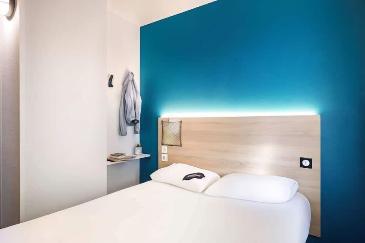 Blackout curtains, soundproofing, iron/ironing board