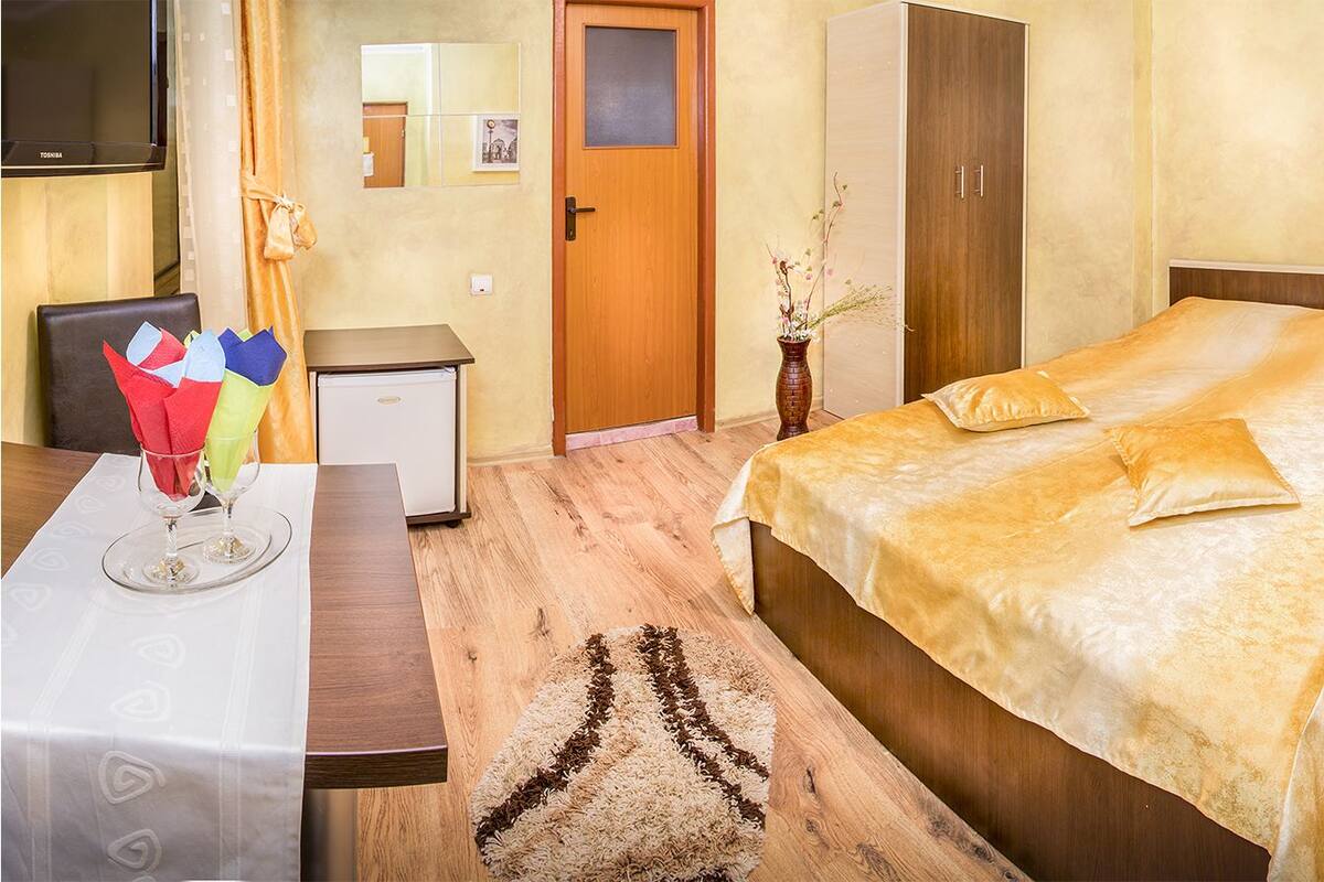 In-room safe, free WiFi