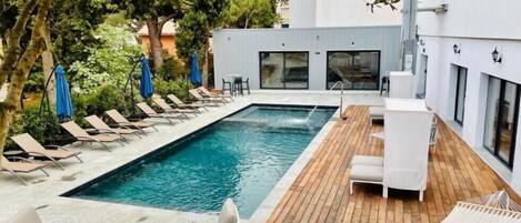 Indoor pool, seasonal outdoor pool