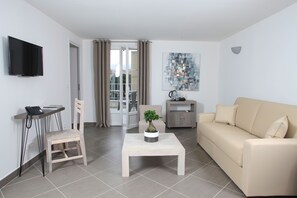 Flat-screen TV - Best Western Hotel Casa Bianca, Piscine Intérieure et Extérieure (Calvi)