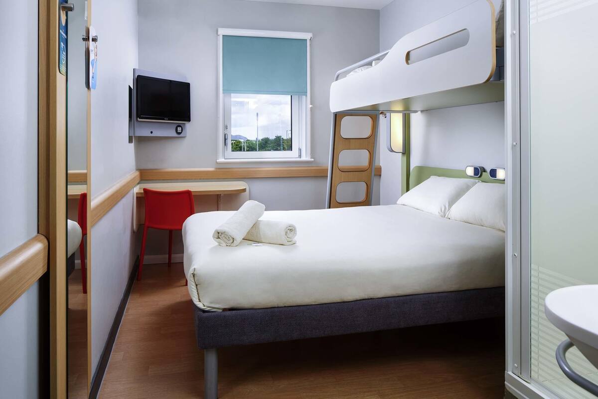 double room | desk, soundproofing, iron/ironing board, free wifi