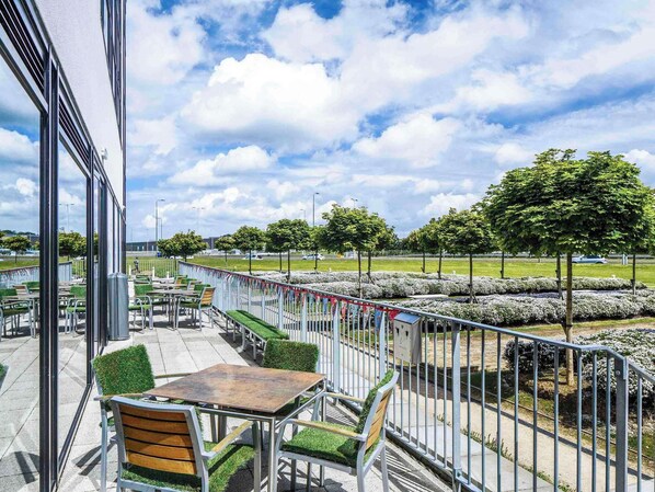 Terrace/patio - ibis budget Edinburgh Park (Edinburgh)