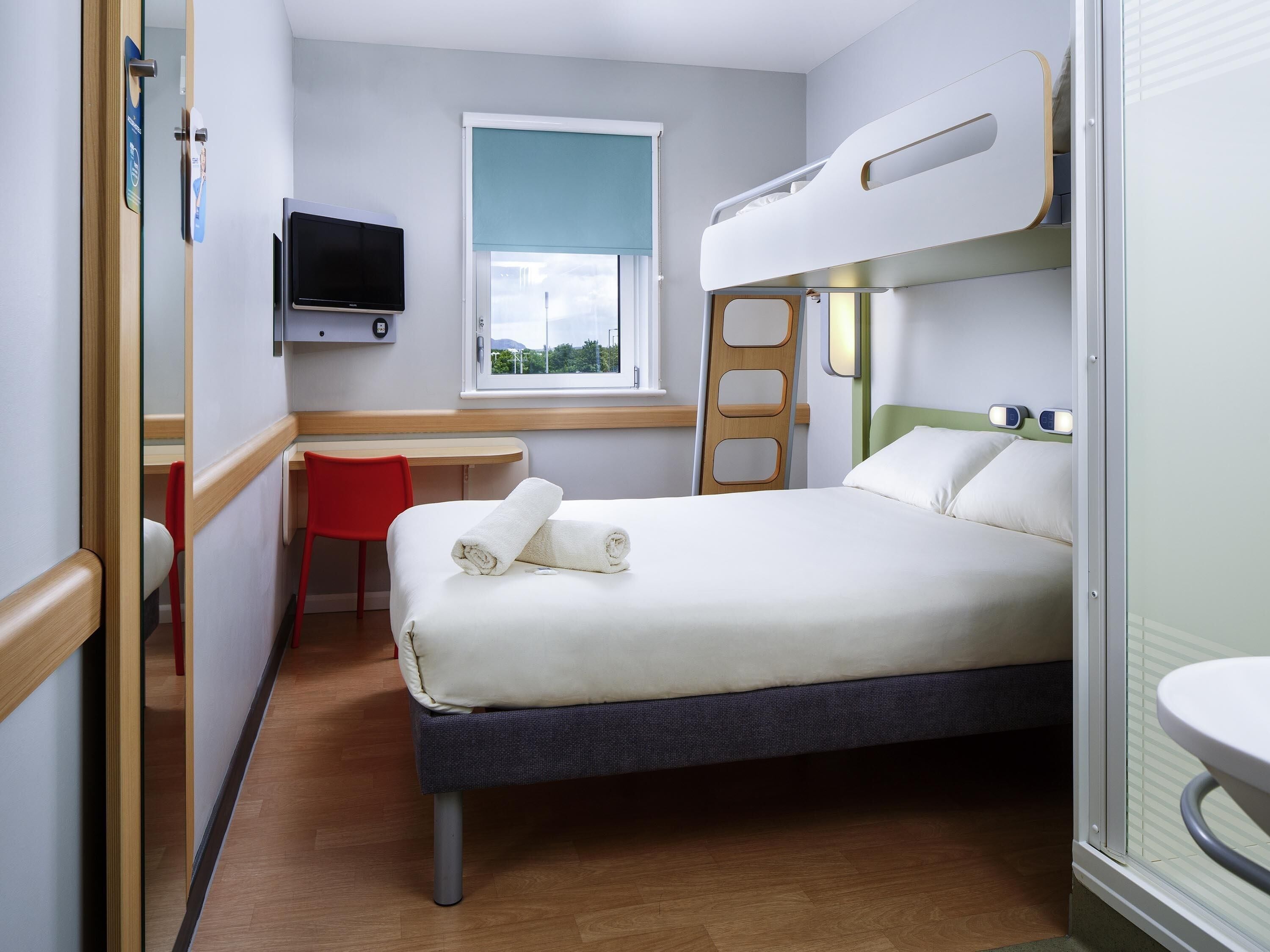 Double Room | Desk, soundproofing, iron/ironing board, WiFi (free)