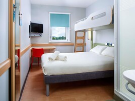 Desk, soundproofing, iron/ironing board, free WiFi